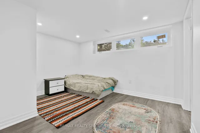 Additional image 30 of 21 Parkend Ave