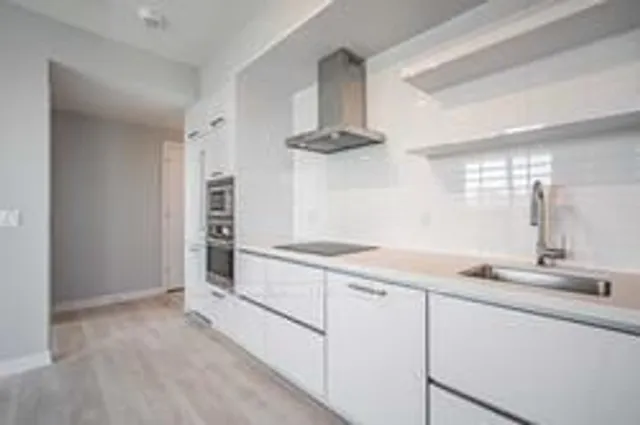 Additional image 3 of 2221 Yonge St Unit 2302