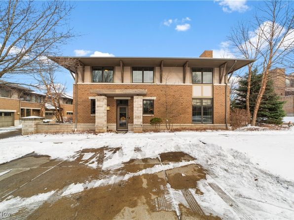 1393 Slate Ct, Cleveland, OH 44118
