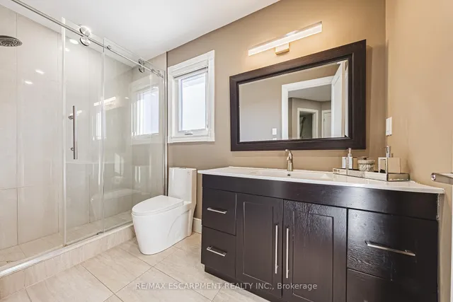 Additional image 22 of 103 Broughton Ave