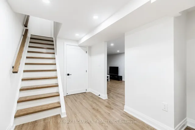 Additional image 31 of 150 Gateshead Cres Unit 101