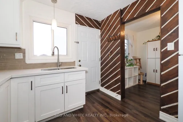 Additional image 11 of 25 Upper Canada Dr Unit 34