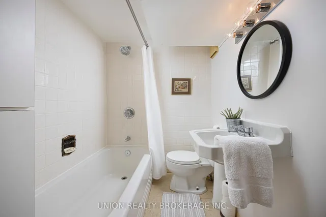 Additional image 27 of 143 Hammersmith Ave