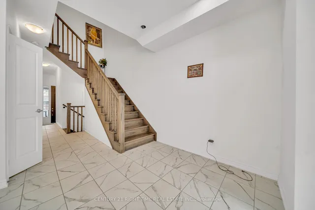 Additional image 16 of 26 Roywood St