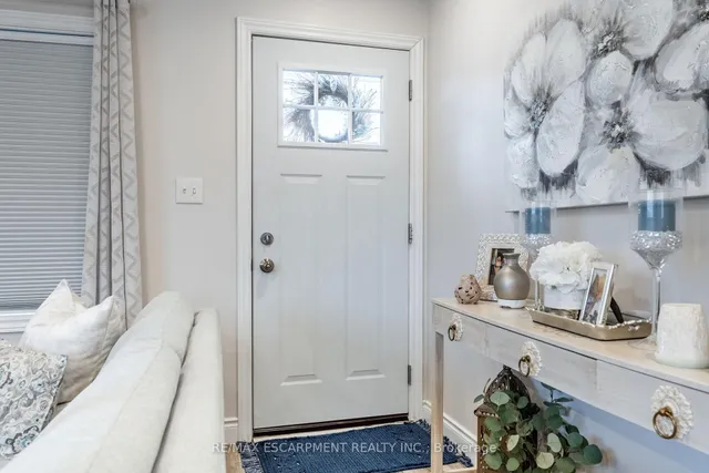 Additional image 5 of 925 Garth St