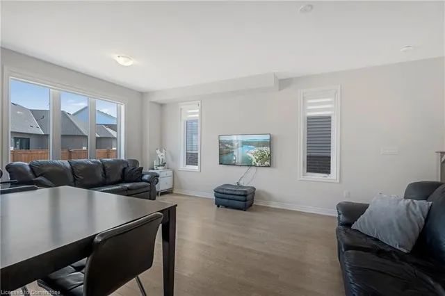 Additional image 8 of 127 Starfire Cres