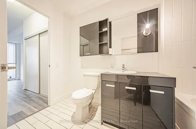 Additional image 34 of 33 Singer Crt Unit 2910