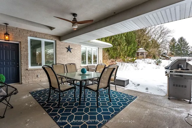 Additional image 38 of 715 Robson Rd