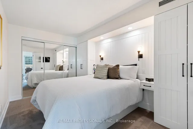 Additional image 17 of 410 Queens Quay Unit 517