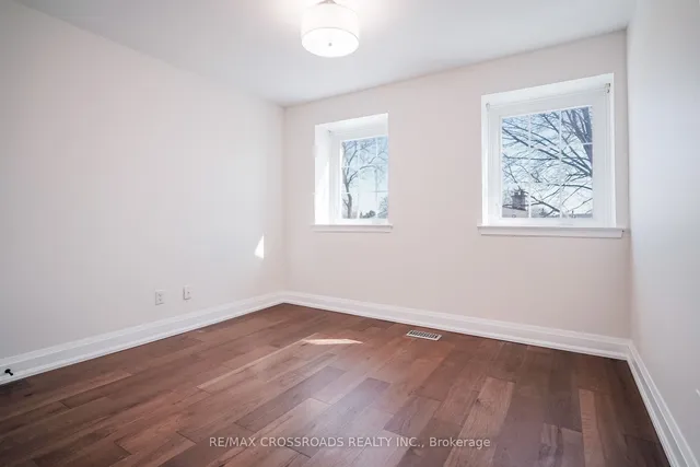 Additional image 33 of 41 Tollerton Ave