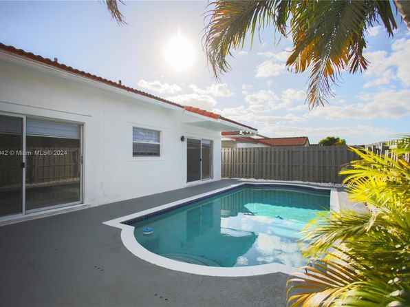 14443 SW 172nd Ln, Miami, FL 33177