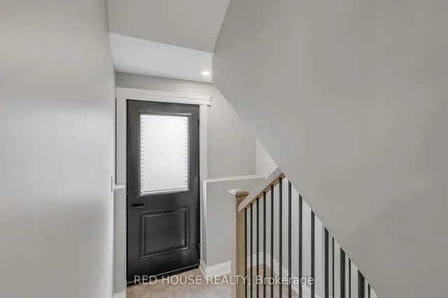 Additional image 36 of 10 Bayside Ave