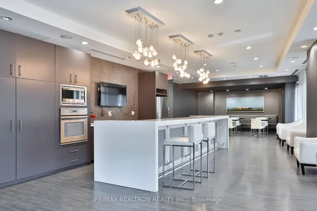 Additional image 22 of 17 Kenaston Gdns Unit 816