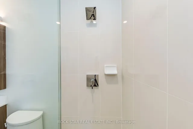 Additional image 21 of 543 Richmond St Unit 228