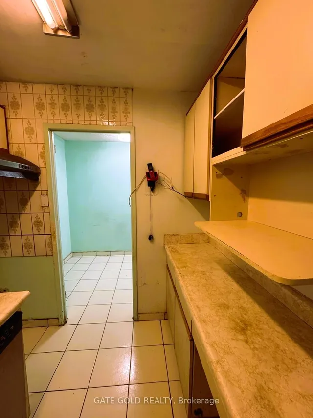 Additional image 28 of 1624 Bloor St Unit 17