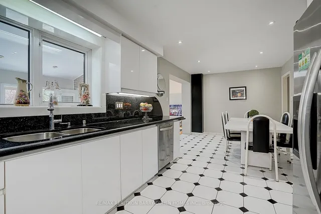 Additional image 21 of 112 Agincourt Dr