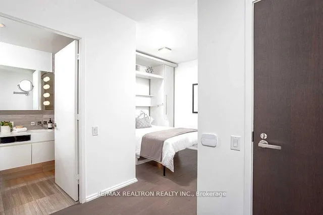 Additional image 23 of 45 Charles St Unit 4815