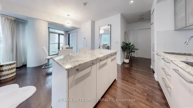 Additional image 11 of 12 York St Unit 1202