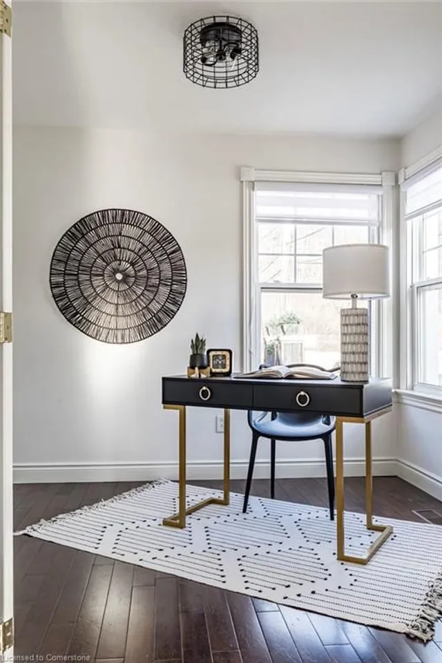 Additional image 19 of 2 Bond St