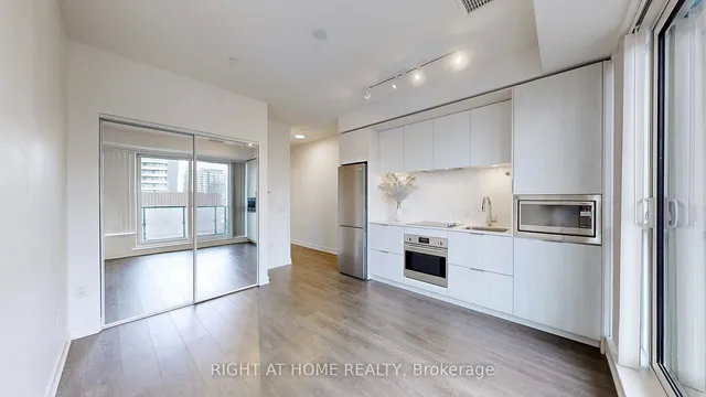 Additional image 9 of 130 River St Unit 1406