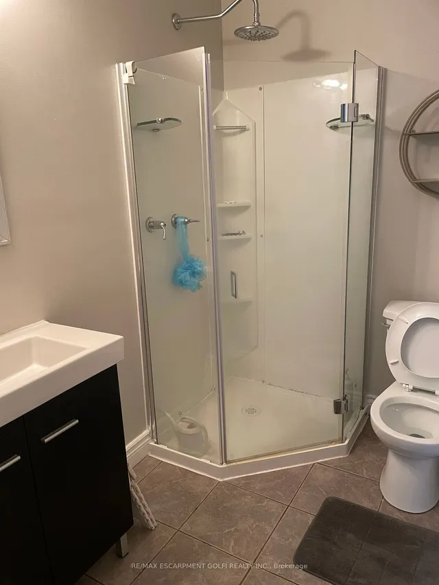 Additional image 15 of 124 WHITNEY Ave