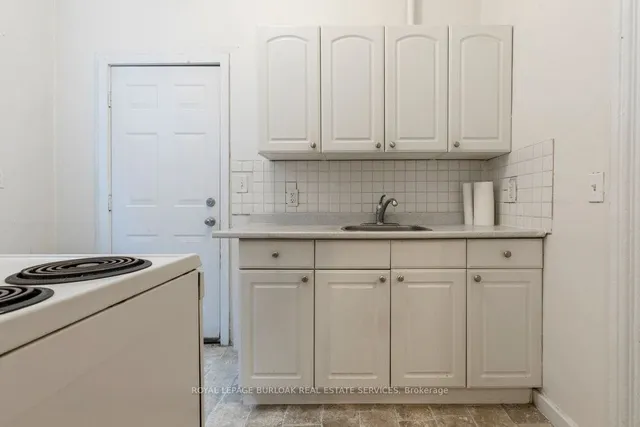 Additional image 23 of 70 Pearl St