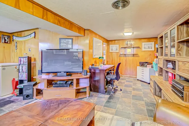 Additional image 16 of 26 Ben Stanton Blvd