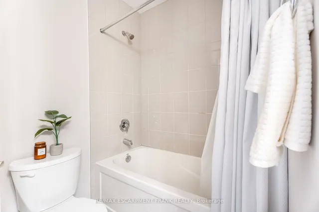 Additional image 40 of 8 Birot Lane