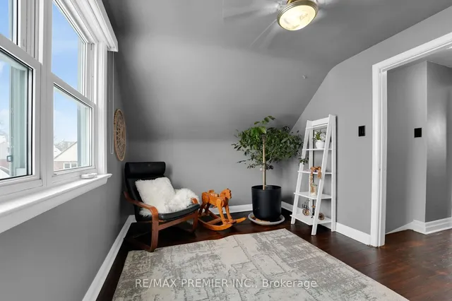 Additional image 16 of 12 BURNS Pl