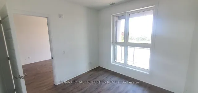 Additional image 11 of 95 Dundas St Unit 111