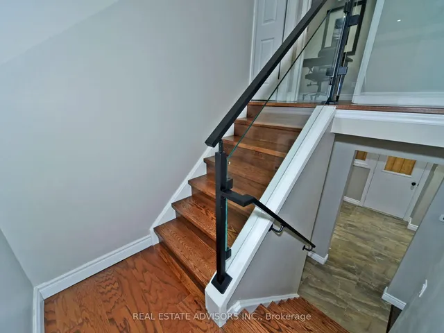 Additional image 11 of 22 Caronia Sq