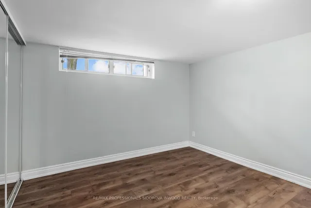 Additional image 25 of 112 Foch Ave