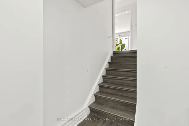 Additional image 36 of 21 Parkend Ave