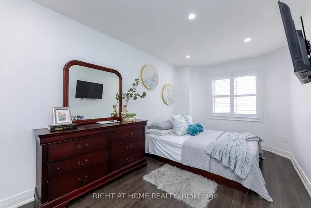 Additional image 37 of 42 Tiller Tr