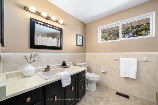 Additional image 33 of 38A Deep Dene Dr