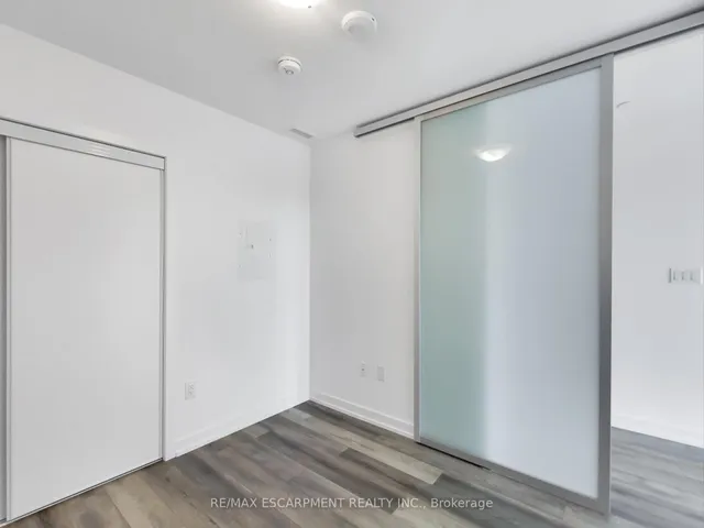 Additional image 9 of 470 Dundas St Unit 811