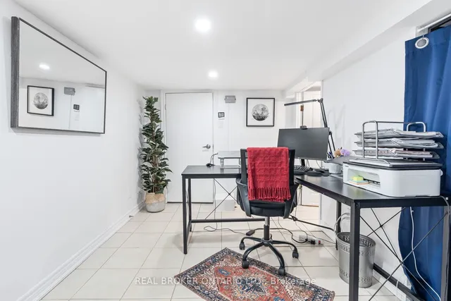 Additional image 35 of 130 Harvie Ave