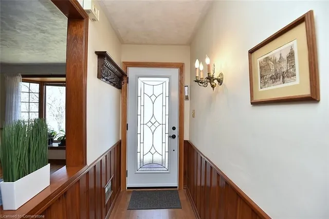 Additional image 5 of 20 Lorne Ave