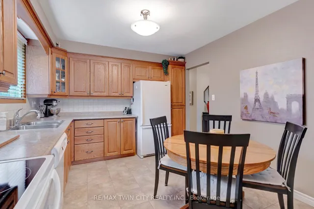 Additional image 14 of 158 Martinglen Cres