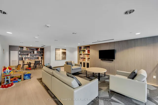 Additional image 30 of 49 East Liberty St Unit 2601