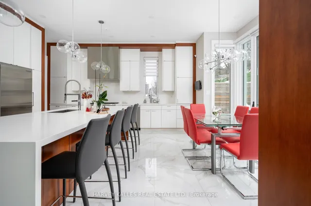 Additional image 16 of 313 Hillhurst Blvd