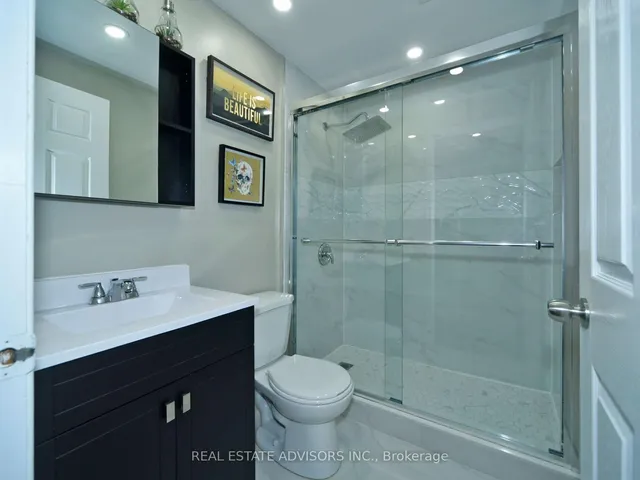 Additional image 15 of 22 Caronia Sq