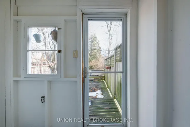 Additional image 31 of 49 Bastedo Ave