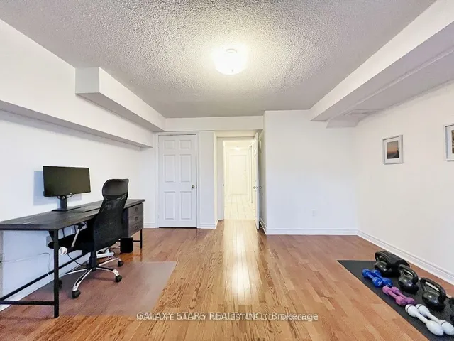 Additional image 38 of 8 E Hycrest Ave