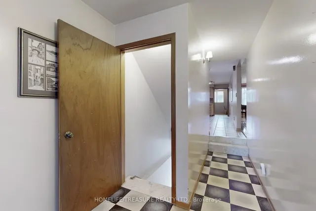 Additional image 26 of 44 Grandville Ave