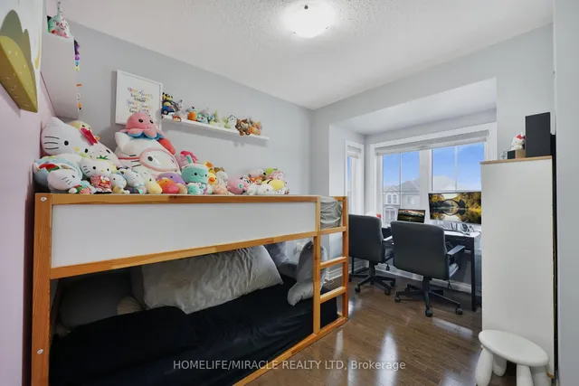 Additional image 28 of 36 Bernadino St