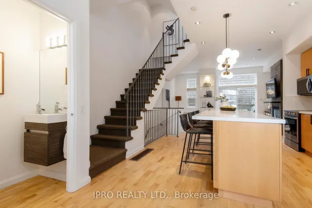 Additional image 4 of 912D Logan Ave