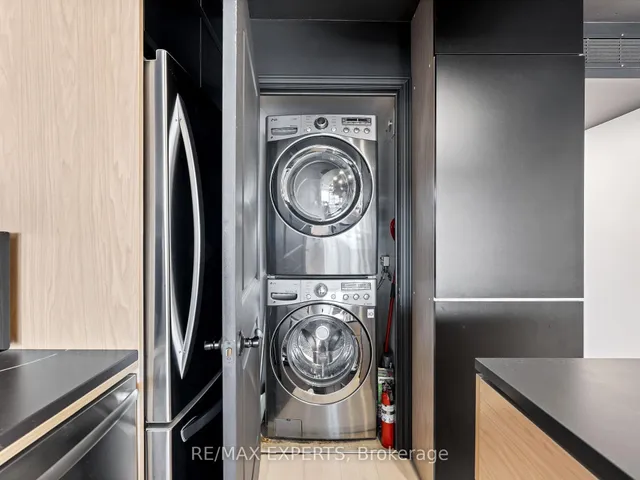 Additional image 25 of 550 Queens Quay Unit 412