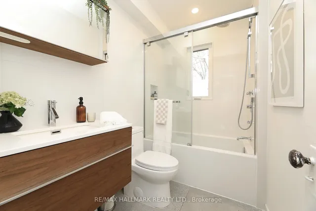 Additional image 18 of 142 Springdale Blvd