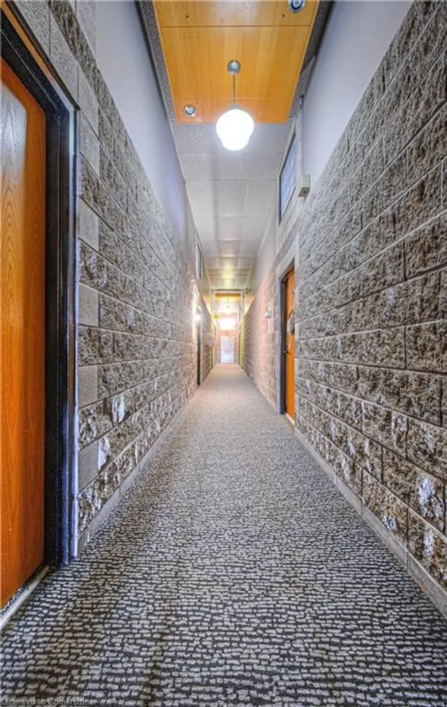 Additional image 31 of 50 Main St Unit 314